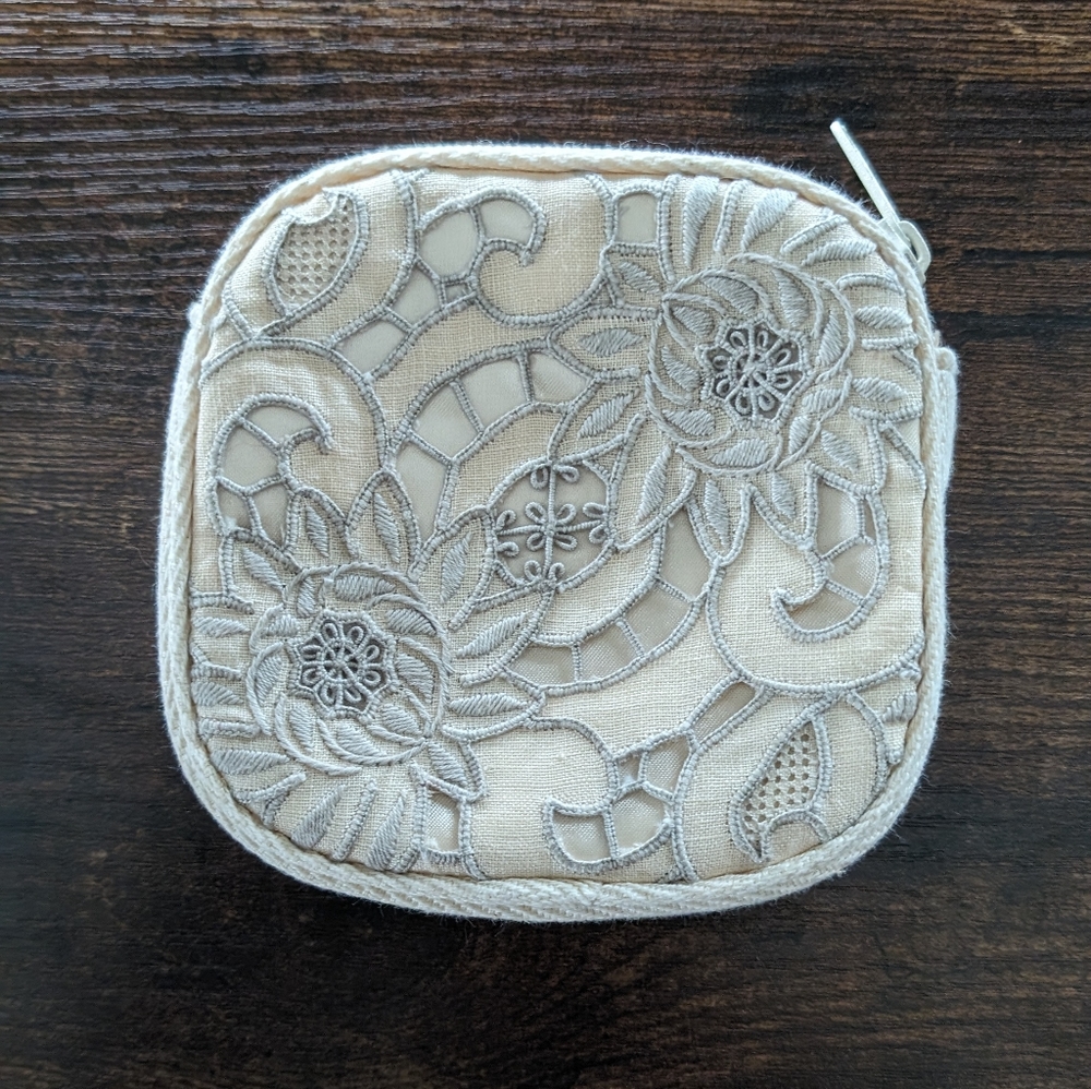 Vintage Compact Make Up Bag Canvas with Lace Overlay in Cream